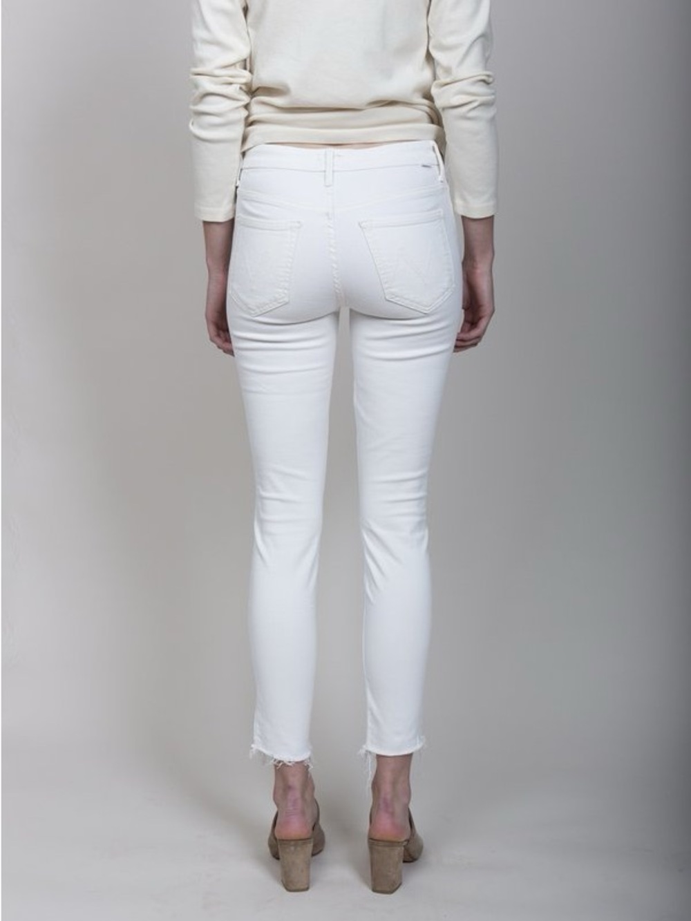 Women's MOTHER High-Rise Waisted Looker Ankle Fray White Jeans. Size 25.
